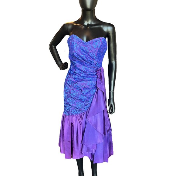 Vintage Dresses & Skirts - HOMECOMING - Vintage Purple Taffeta and Lace Party Dress